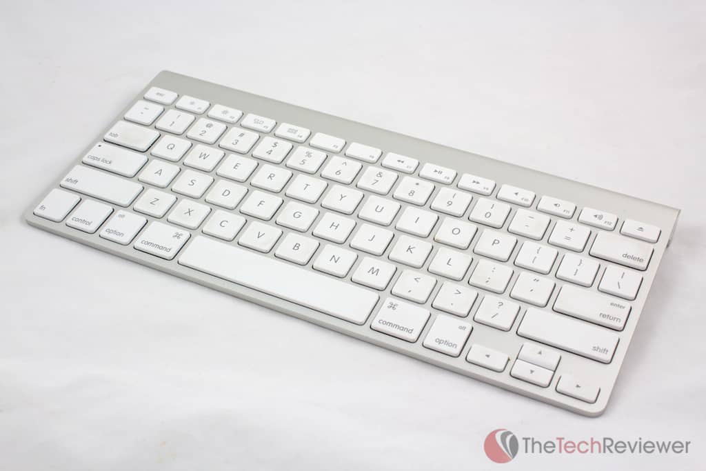 Apple Bluetooth Wireless Keyboard MC184LL/B Review - Worth The Price?